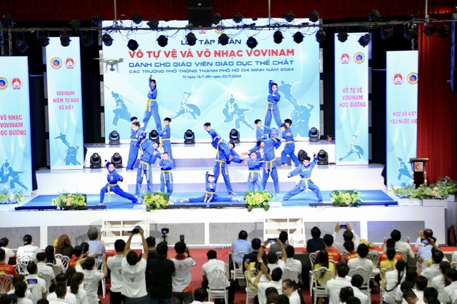 TP. HCM tổ chức lớp võ tự vệ và võ nhạc Vovinam cho 600 giáo viên vovinam tphcm 003