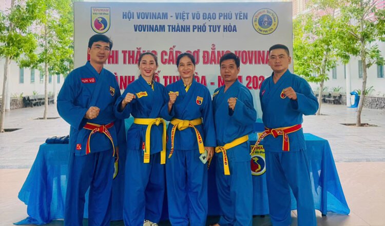 CLB Vovinam TP Tuy Hòa - Hơn 100 võ sinh Vovinam đạt chuẩn nâng đai vovinam tuy hoa 5