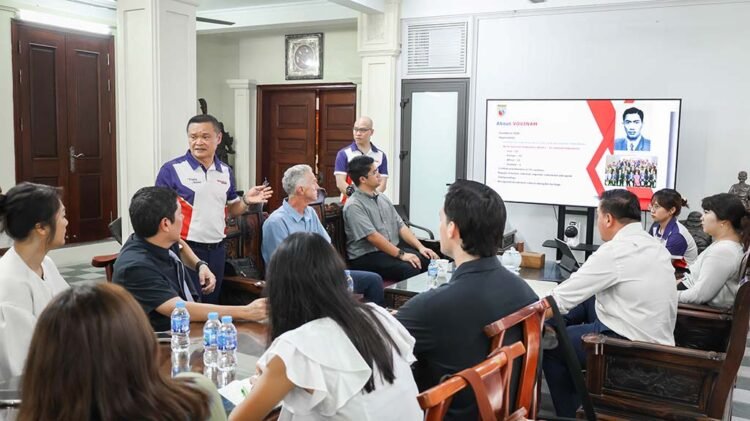 Đại học Hawaii (Hoa Kỳ) thăm và làm việc tại Công ty Cổ phần Vovinam Kỹ thuật số IMG 0646