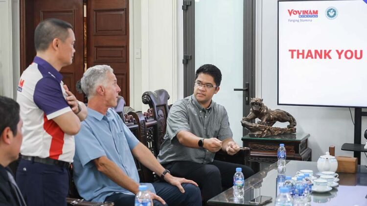 Đại học Hawaii (Hoa Kỳ) thăm và làm việc tại Công ty Cổ phần Vovinam Kỹ thuật số IMG 0727