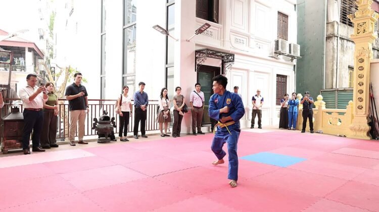 Đại học Hawaii (Hoa Kỳ) thăm và làm việc tại Công ty Cổ phần Vovinam Kỹ thuật số IMG 0772