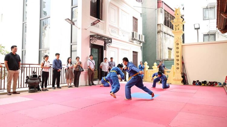 Đại học Hawaii (Hoa Kỳ) thăm và làm việc tại Công ty Cổ phần Vovinam Kỹ thuật số IMG 0837