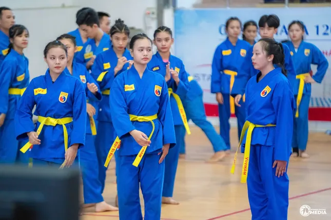 z6779824362329 2347bcad6b7365babe926b3707b15bf8 6477 658.jpg 1