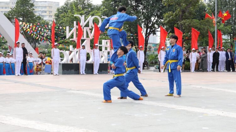 MVI 5945.00 03 43 53.Still006