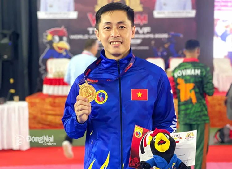 Võ sĩ Nguyễn Mạnh Phi: Vượt qua nghị lực, giành huy chương vàng thế giới manhphi hcv 20251209145948