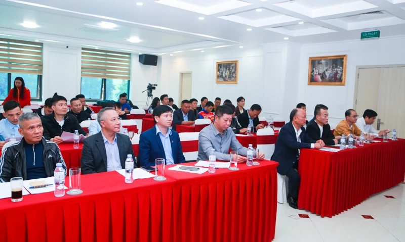 266d0120749t1800l1 dg5d30356